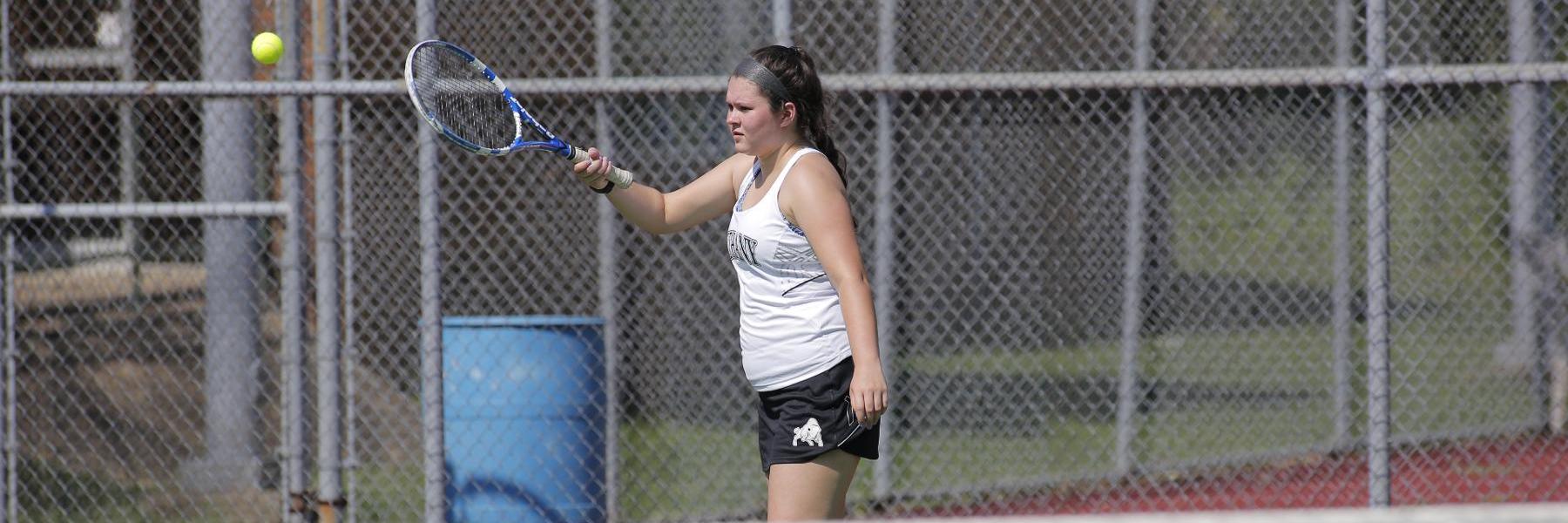 Women’s Tennis closes out home schedule with 7-2 loss to La Roche