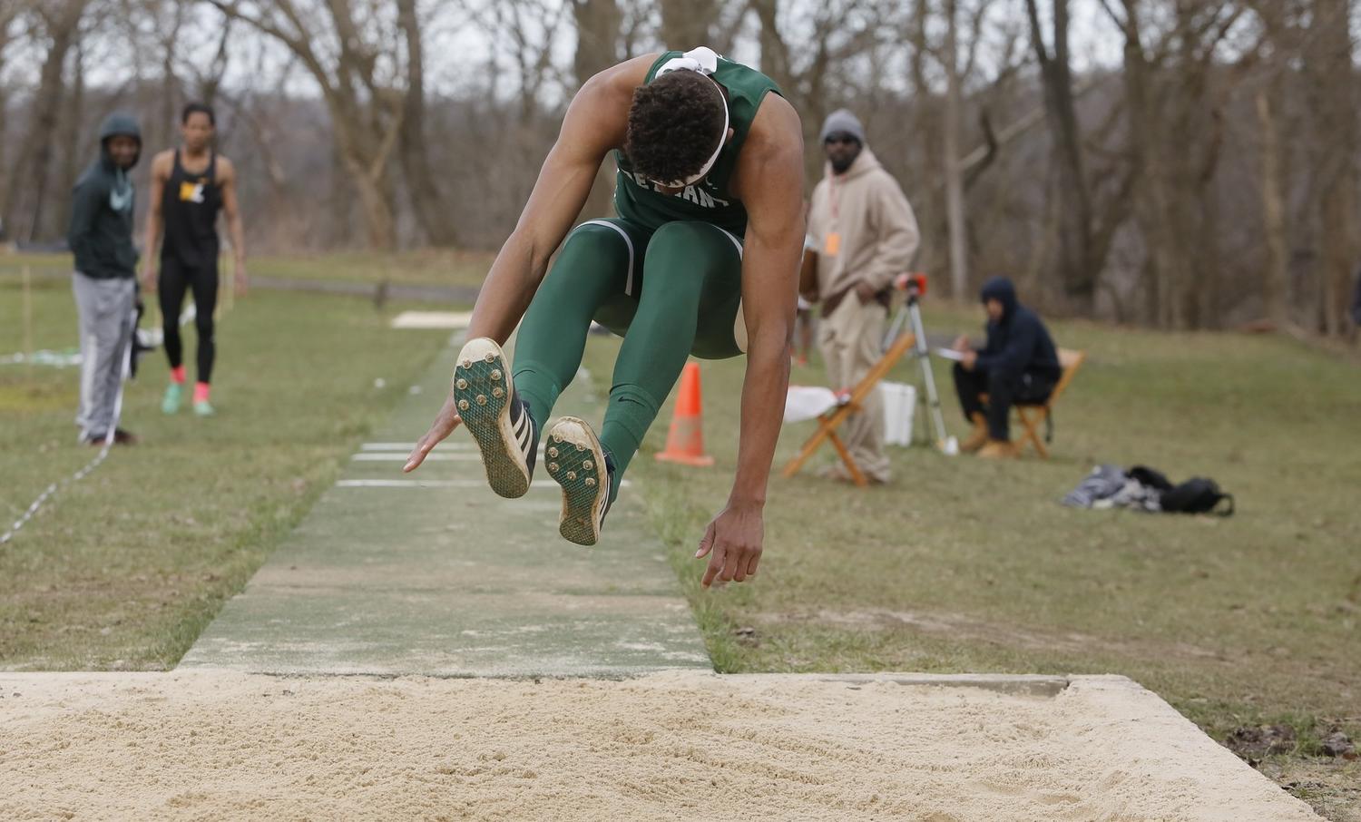 Sallah-Mohammed named USTFCCA All-Region in two events