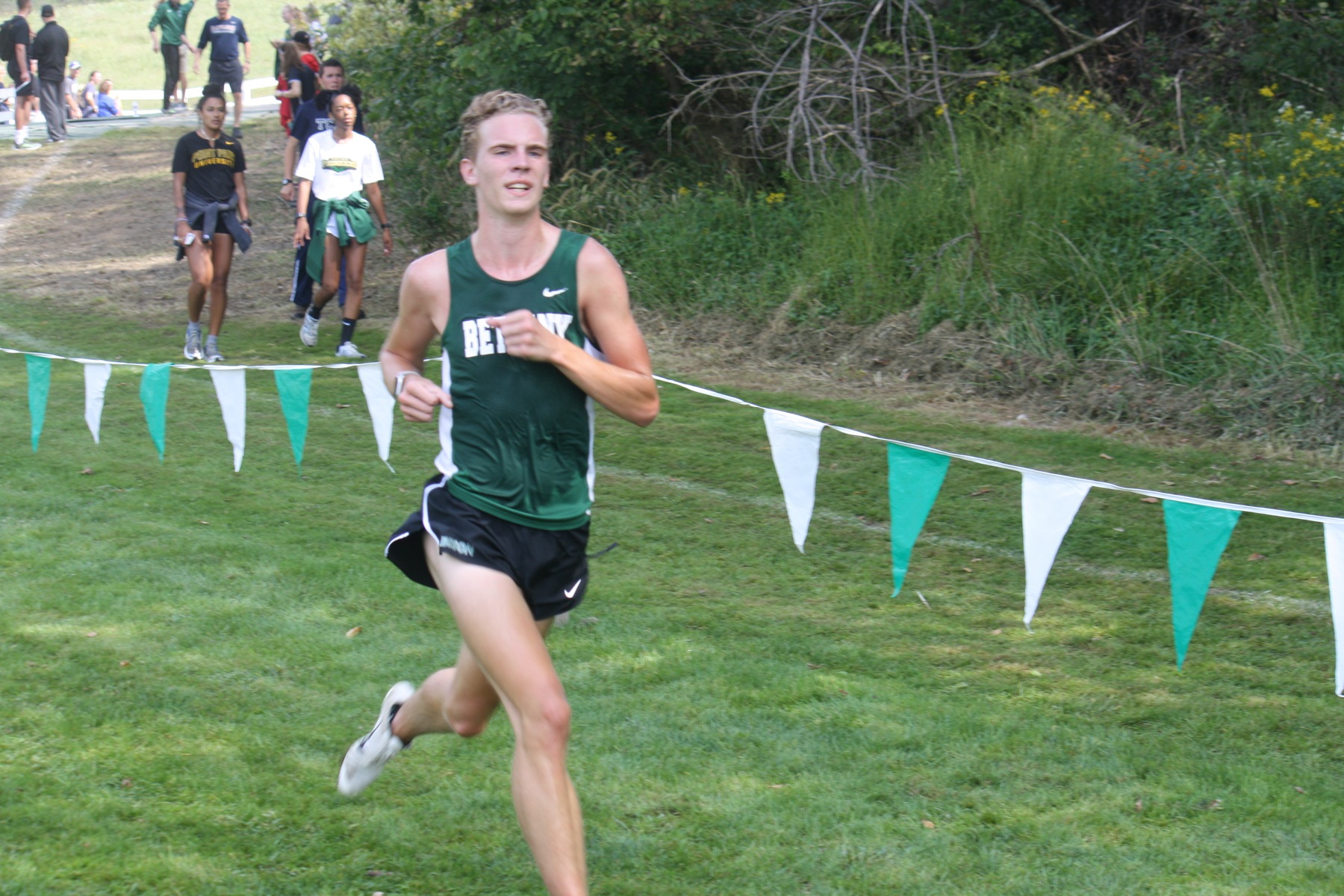 Cross Country Competes at Cougar Invitational