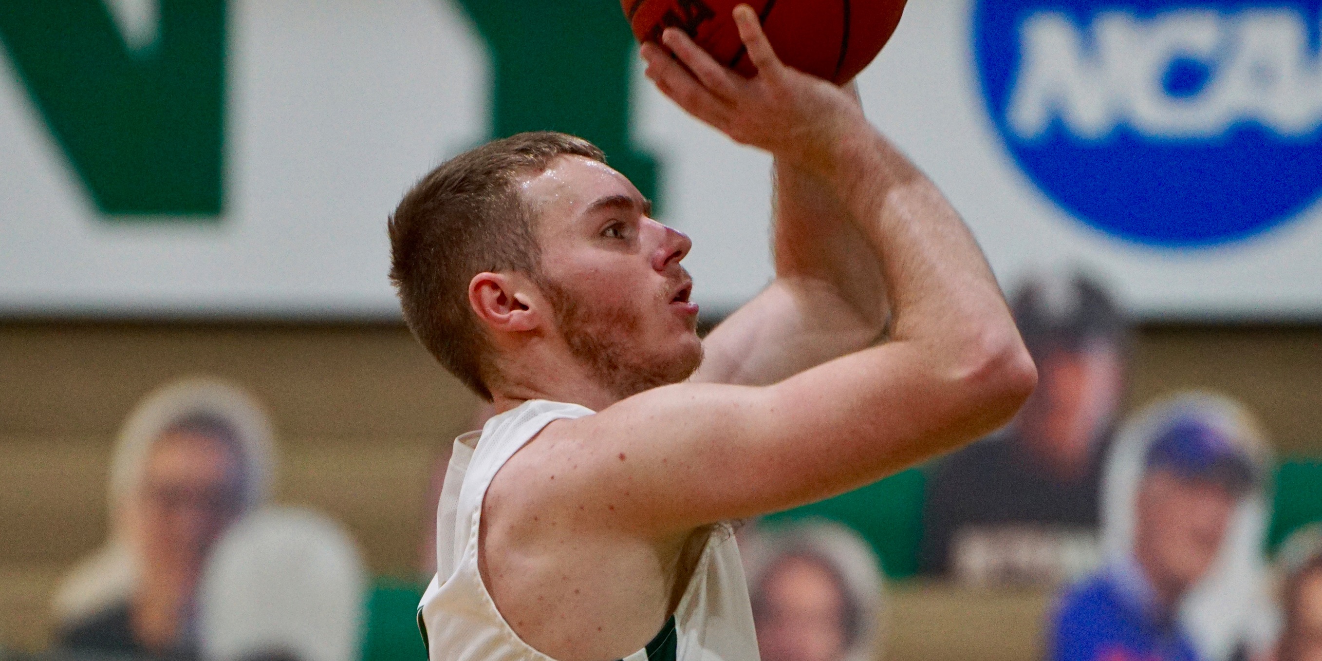 Second Half Push Sends Men's Basketball to Victory Over the Tomcats