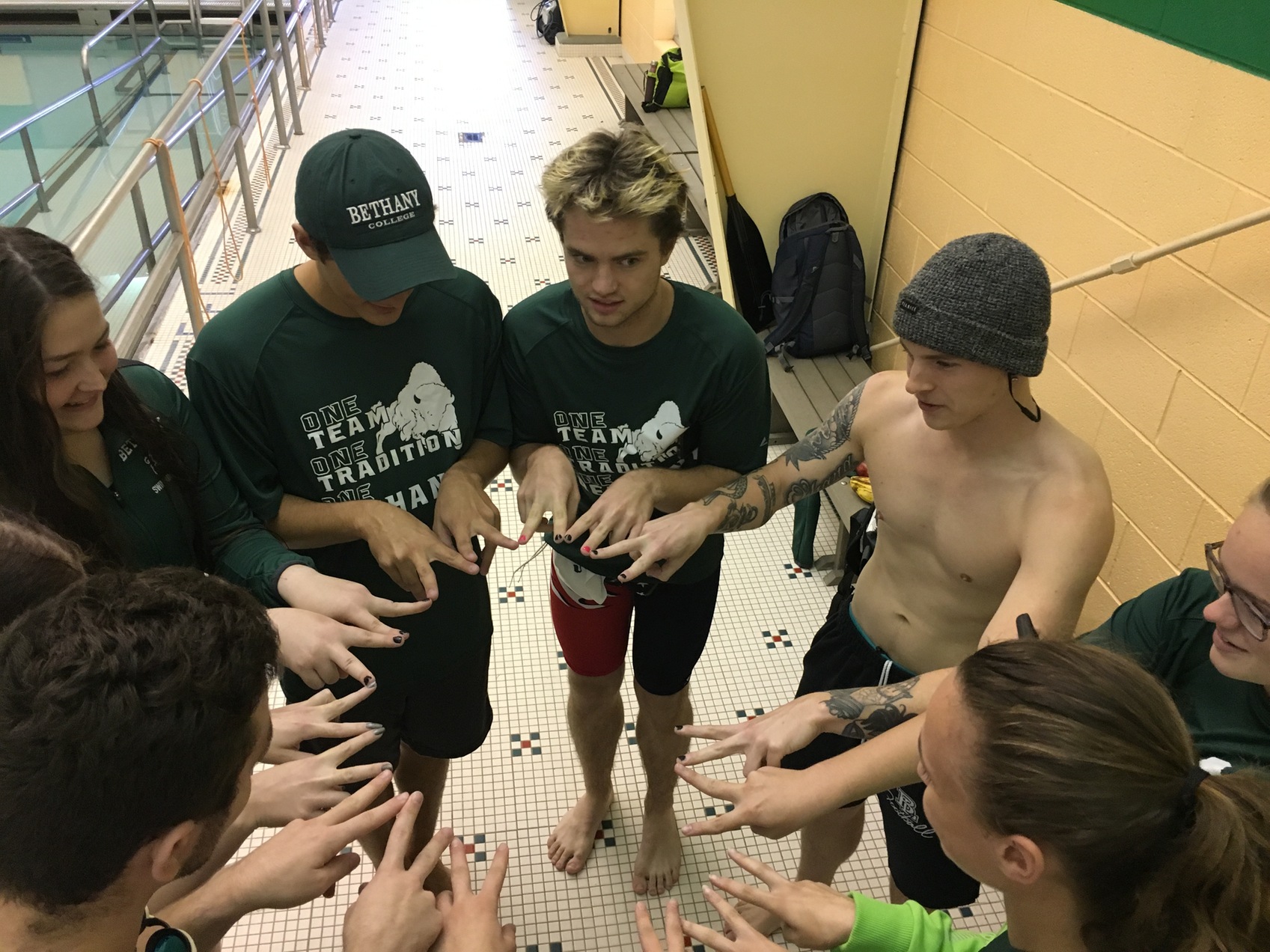 Swimming and Diving Hosts Saint Vincent