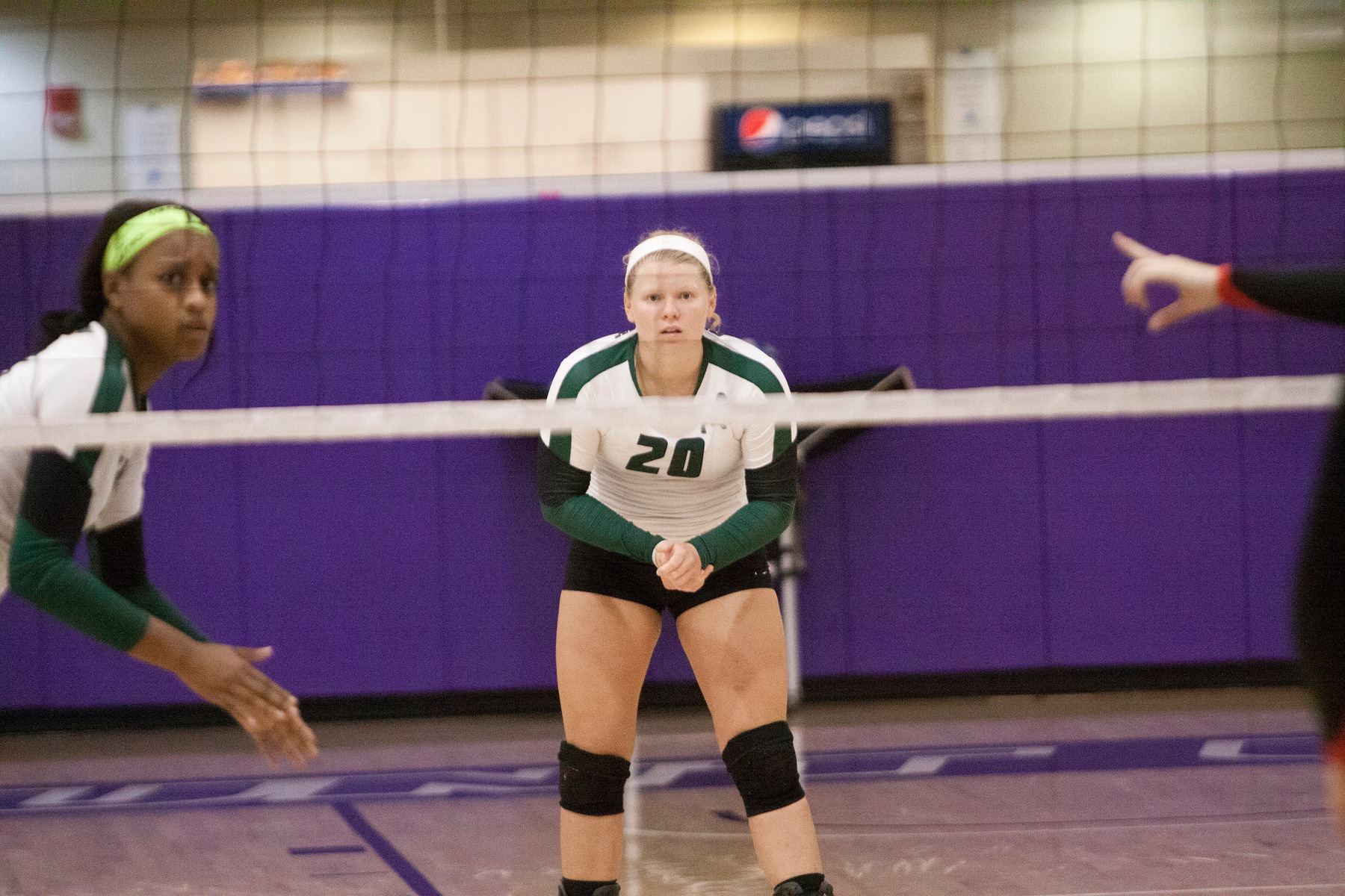 Parker Reaches 2,000 Career Dig Milestone as Bethany Sweeps Thiel