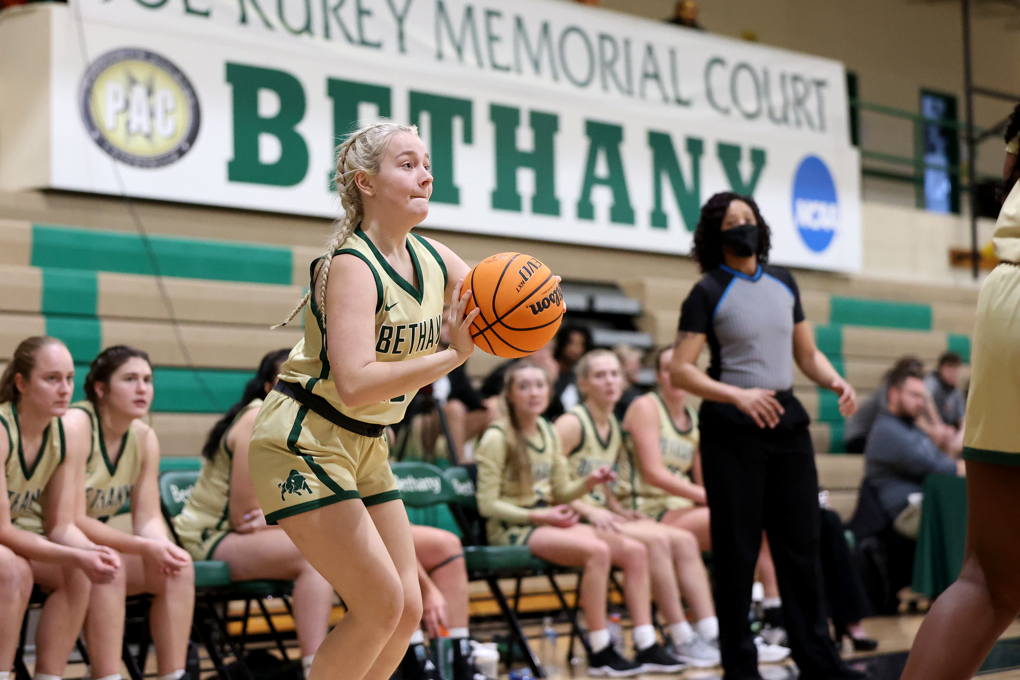 Women's Basketball: Bethany Throttles Past Franciscan